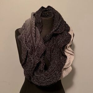 Women's Black to White Two-Tone Gradient Knit Cut-Out Infinity Scarf